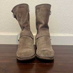 7 M Vince Camuto boots grey used worn
